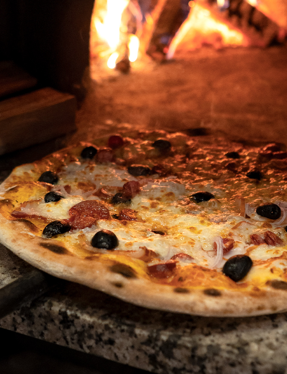 pizza-al-forno-a-legna-il-carraio